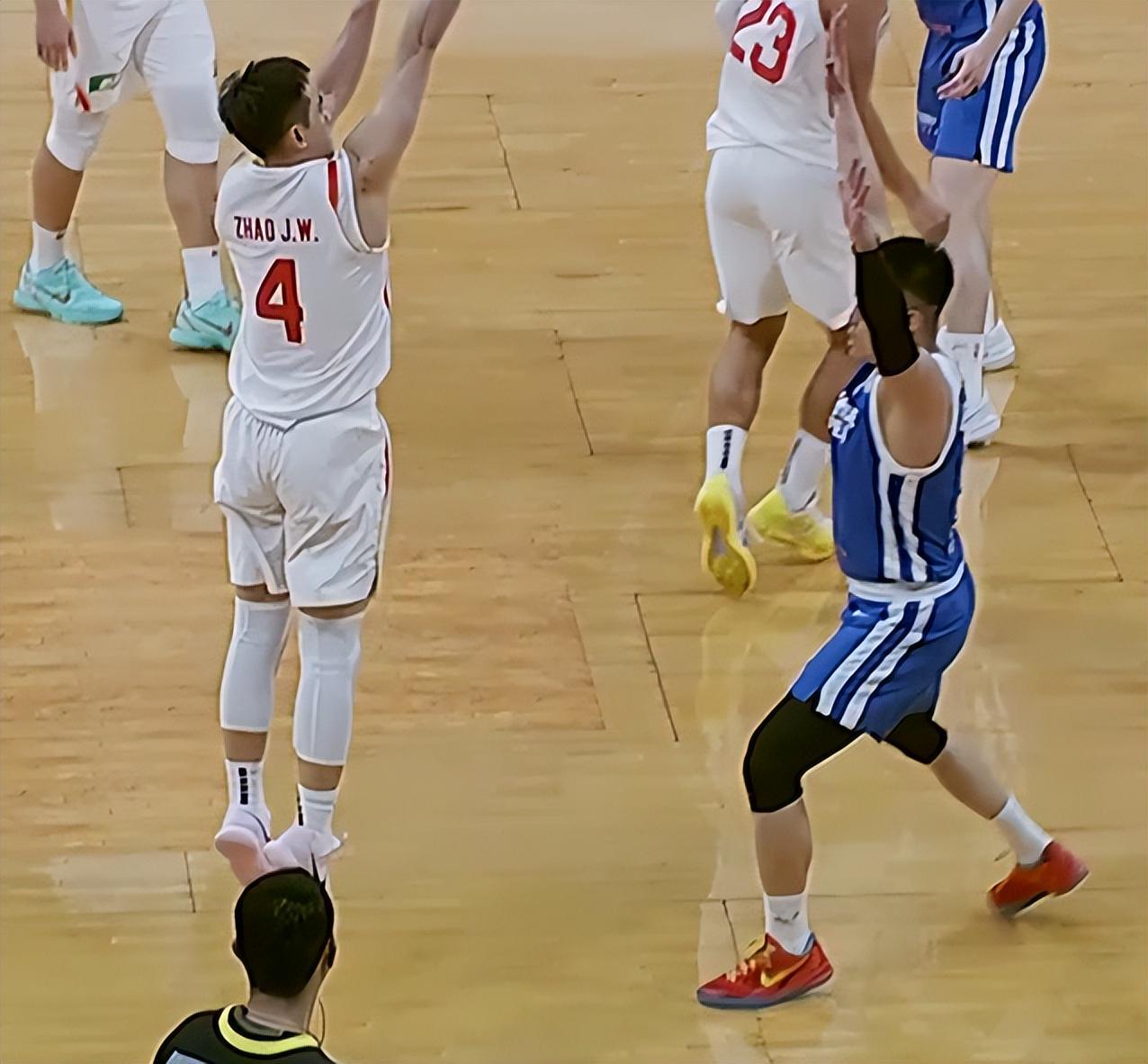 C7娱乐-中国男篮11分逆转中国台北！朱俊龙砍19+4，赵继伟超远三分立大功